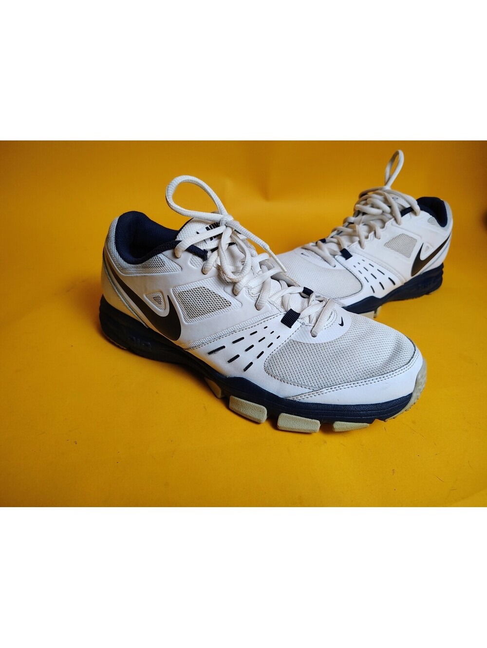 Nike Air T-R 1 TR White Obsidian Navy Gum 631276-103 Men's Size 9.5 Trainer Used